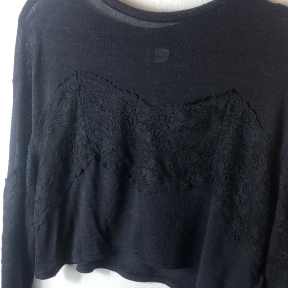 Black Lace Detailed Lon Sleeves Divided Cropped Sweatshirt! - Picture 2 of 6